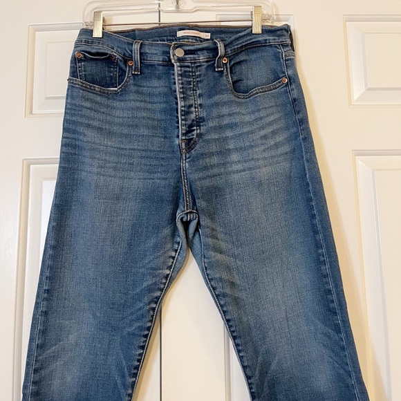 Levi's Wedgie Straight Medium Wash High Rise Ankle Blue Jeans. Size Women's 32 - Picture 3 of 14